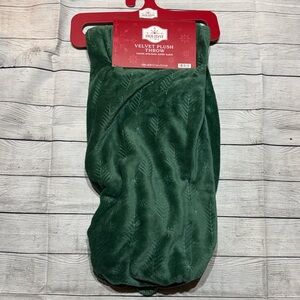 Holiday Time Forest Green Velvet Plush Throw